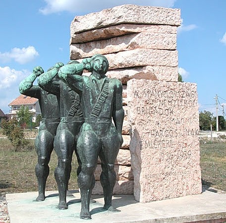 Cserháti Éva: A Sellő titka – A K.É.Z. első esete